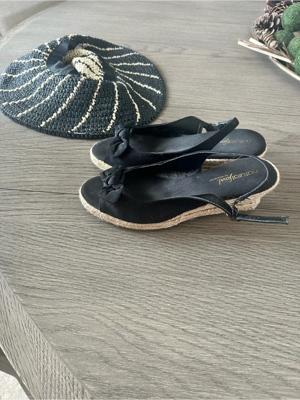 Naturalizer Black Espadrille Wedge Sandals Size 8 + Straw Sun Hat